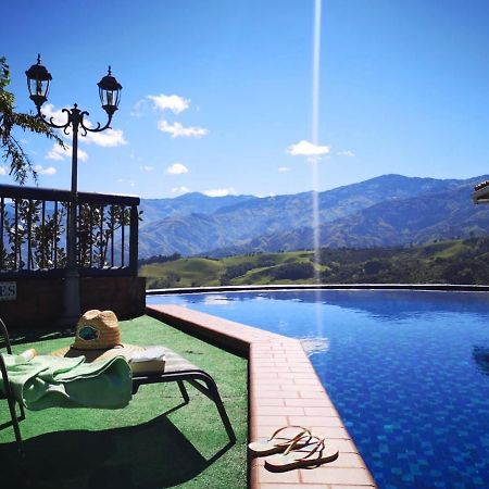 Castillo De Cascadas Finca Hotel Саламина Экстерьер фото