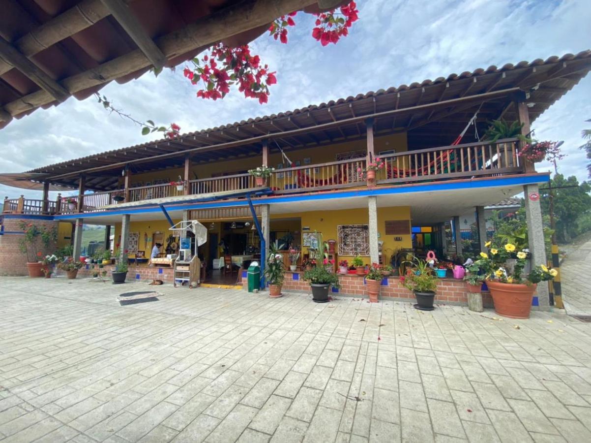 Castillo De Cascadas Finca Hotel Саламина Экстерьер фото