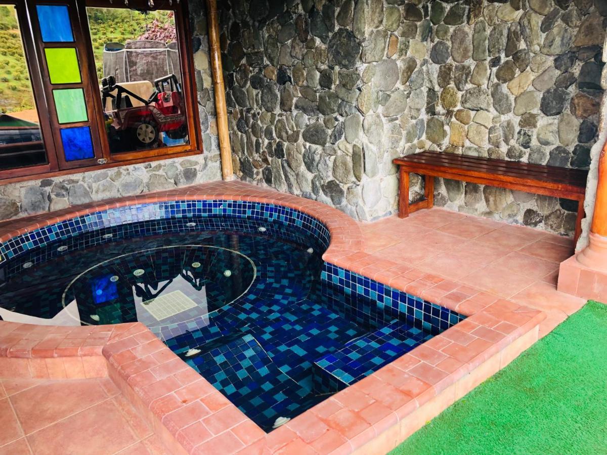 Castillo De Cascadas Finca Hotel Саламина Экстерьер фото